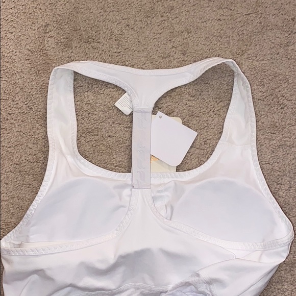 Fabletics White Crop Tank Size M - Picture 4 of 4